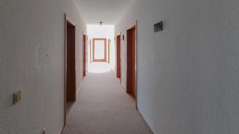 Immobilienangebot - Freirachdorf - Alle - Objekt mit Entwicklungspotenzial –317 m² Wfl. auf 1.974 m² Grundstück, für Investoren & Privatnutzer