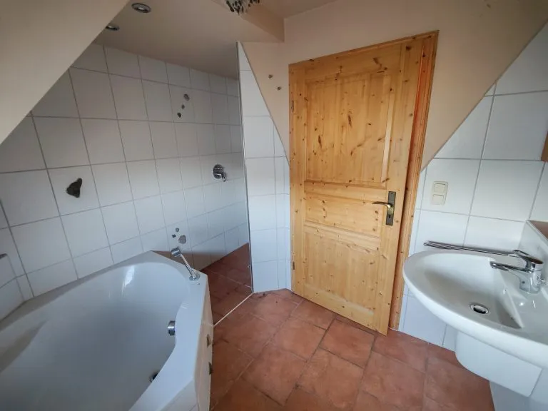 Immobilienangebot - Flammersfeld - Alle - ***Reduziert***Einfamilienhaus mit ELW, 2 Garagen und Fernblick zwischen Flammersfeld und Horhausen!