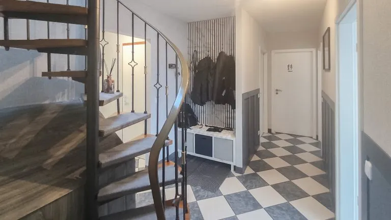 Immobilienangebot - Freilingen - Alle - *RESERVIERT* Ruhig gelegenes Einfamilienhaus mit Einliegerwohnung und großem Grundstück in Freilingen!