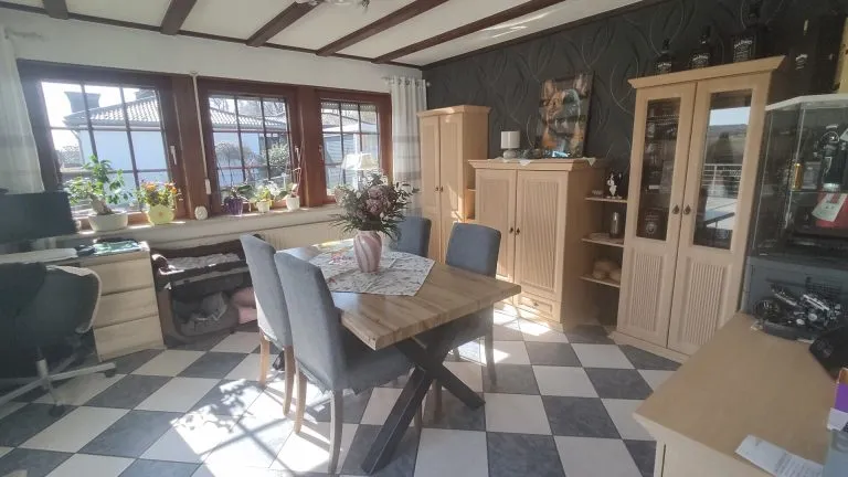 Immobilienangebot - Freilingen - Alle - *RESERVIERT* Ruhig gelegenes Einfamilienhaus mit Einliegerwohnung und großem Grundstück in Freilingen!