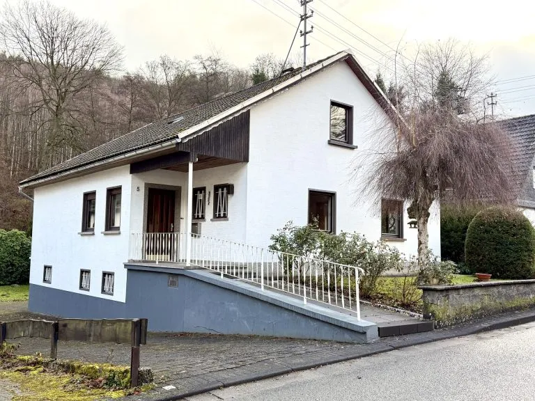 Immobilienangebot - Daaden VG - Alle - Einfamilienhaus zum Verwirklichen in familienfreundlicher Umgebung!