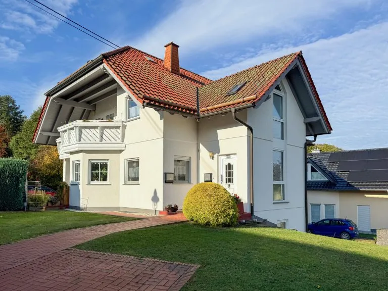 Immobilienangebot - VG Wallmerod - Alle - Gepflegtes, solides und vermietetes 3 Parteienhaus-Mehrfamilienhaus in ruhiger Lage bei Wallmerod!