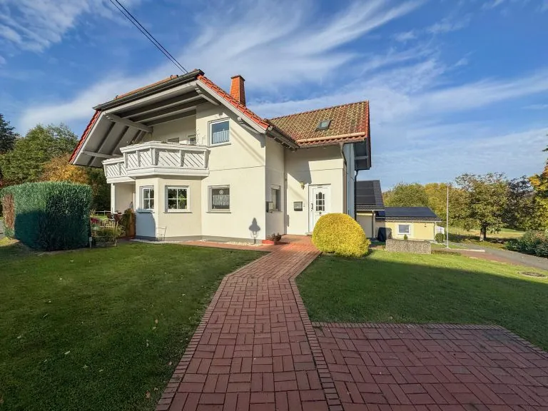 Immobilienangebot - VG Wallmerod - Alle - Gepflegtes, solides und vermietetes 3 Parteienhaus-Mehrfamilienhaus in ruhiger Lage bei Wallmerod!