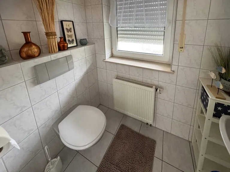 Immobilienangebot - VG Wallmerod - Alle - Gepflegtes, solides und vermietetes 3 Parteienhaus-Mehrfamilienhaus in ruhiger Lage bei Wallmerod!