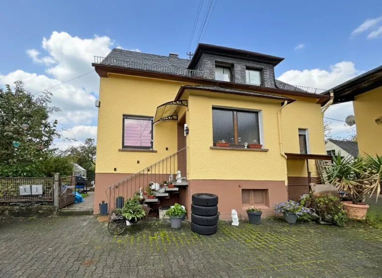Immobilienangebot - Merkelbach - Alle - *RESERVIERT* Einfamilienhaus mit großem Nebengebäude – großzügiges Grundstück inklusive!