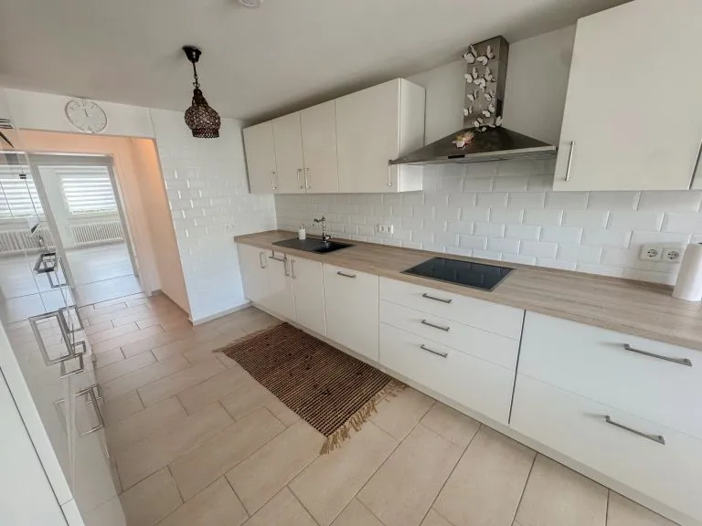 Immobilienangebot - Zehnhausen bei Rennerod - Alle - Renoviertes Ein-/Zweifamilienhaus mit Charakter nahe Rennerod!