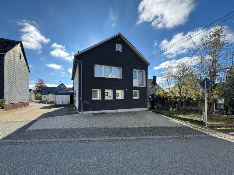 Immobilienangebot - Zehnhausen bei Rennerod - Alle - Renoviertes Ein-/Zweifamilienhaus mit Charakter nahe Rennerod!
