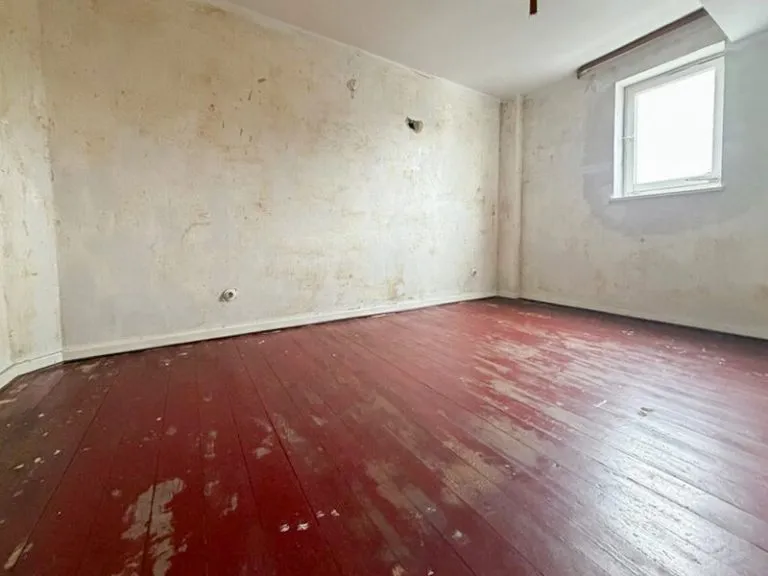 Immobilienangebot - Hellenhahn-Schellenberg - Alle - Sanierungsbedürftiges Einfamilienhaus in schöner Ortslage nahe Rennerod!