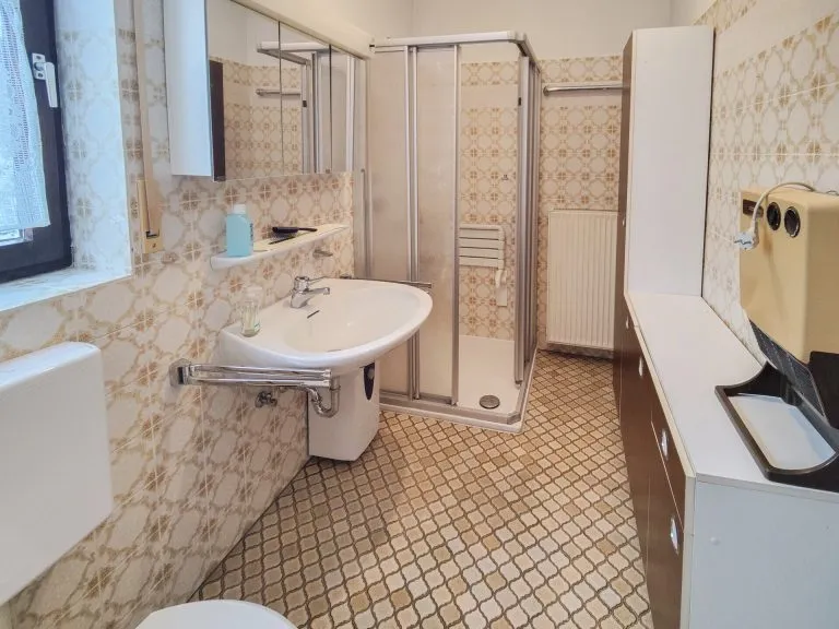 Immobilienangebot - Altenkirchen VG - Alle - ***Reduziert***Ein-/Zweifamilienhaus mit großem Grundstück in idyllischer Ortsrandlage zwischen Altenkirchen und Hamm/Sieg!