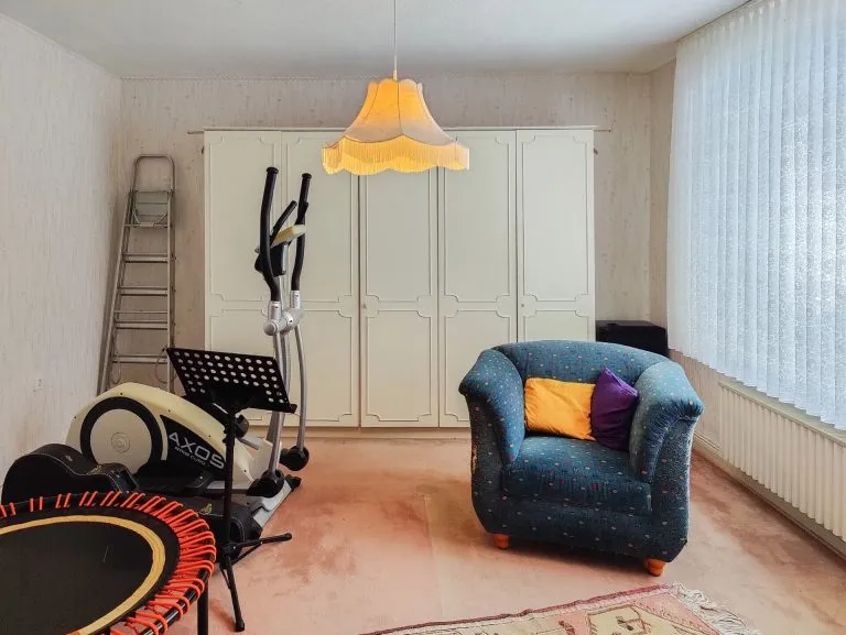 Immobilienangebot - Altenkirchen VG - Alle - ***Reduziert***Ein-/Zweifamilienhaus mit großem Grundstück in idyllischer Ortsrandlage zwischen Altenkirchen und Hamm/Sieg!