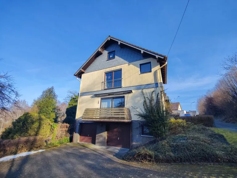 Immobilienangebot - Altenkirchen VG - Alle - ***Reduziert***Ein-/Zweifamilienhaus mit großem Grundstück in idyllischer Ortsrandlage zwischen Altenkirchen und Hamm/Sieg!