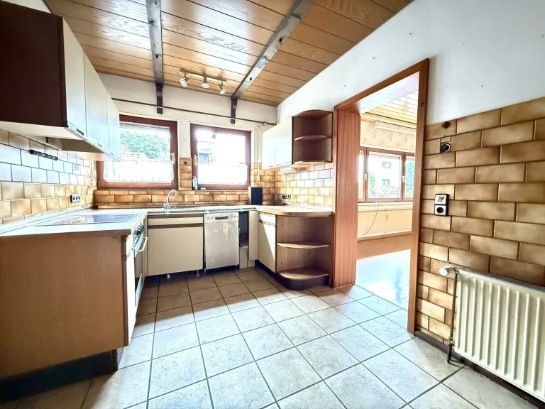 Immobilienangebot - Kirchen VG - Alle - *RESERVIERT* Solides Einfamilienhaus mit Einliegerwohnung und attraktiven Gestaltungsmöglichkeiten!