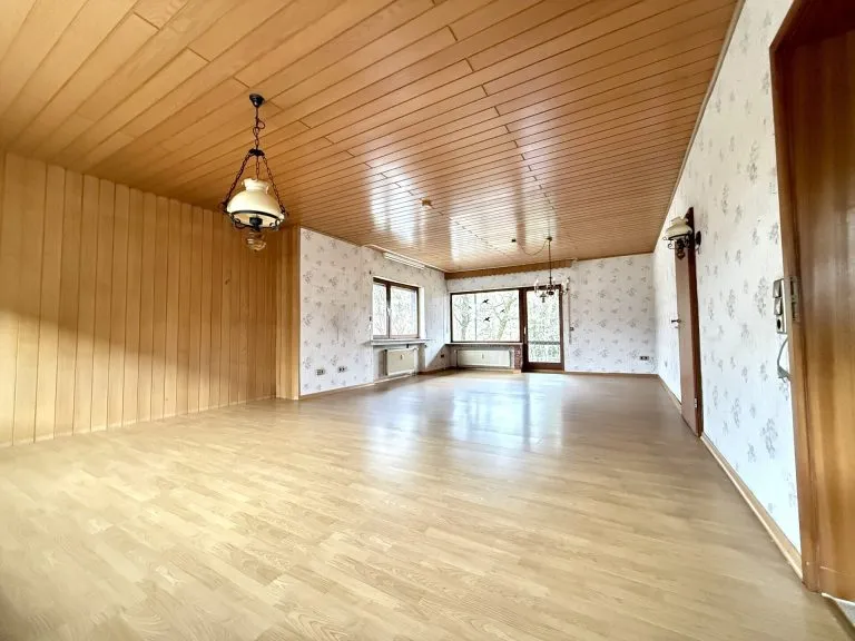 Immobilienangebot - Kirchen VG - Alle - *RESERVIERT* Solides Einfamilienhaus mit Einliegerwohnung und attraktiven Gestaltungsmöglichkeiten!