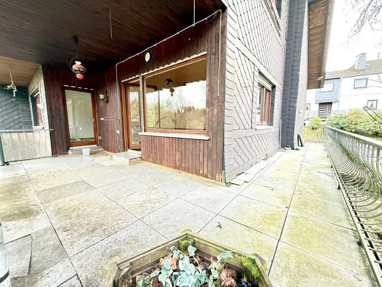 Immobilienangebot - Kirchen VG - Alle - *RESERVIERT* Solides Einfamilienhaus mit Einliegerwohnung und attraktiven Gestaltungsmöglichkeiten!
