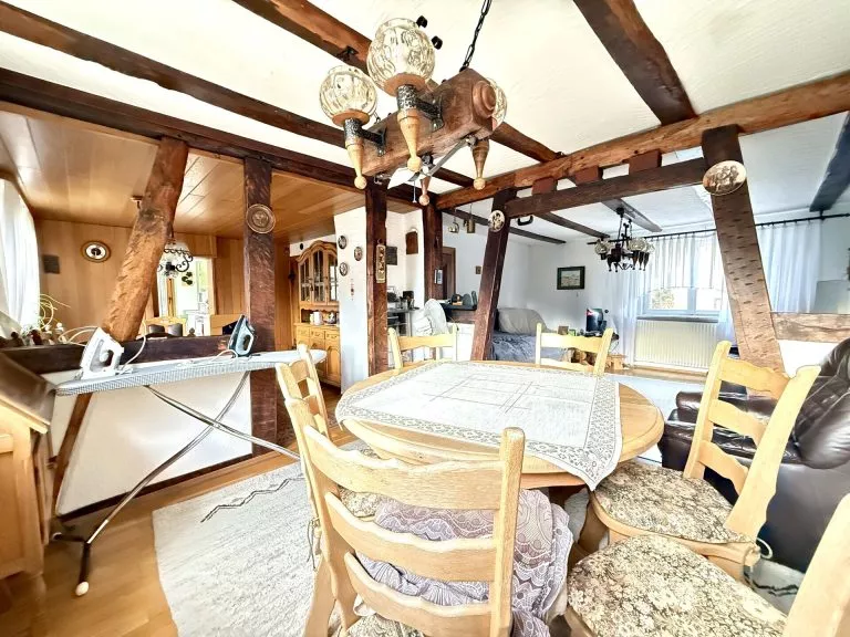 Immobilienangebot - VG Wissen - Alle - Zentrumsnah wohnen: Einfamilienhaus mit großzügigem Balkon und Garten!