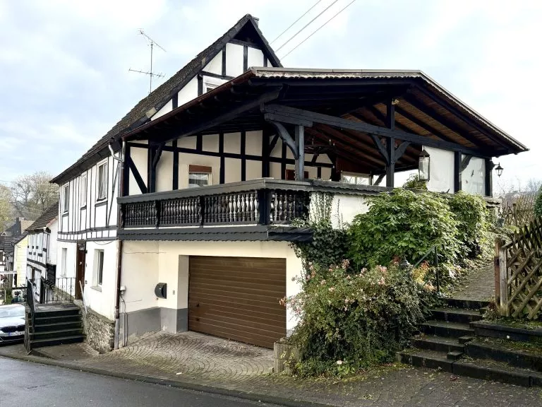 Immobilienangebot - VG Wissen - Alle - Zentrumsnah wohnen: Einfamilienhaus mit großzügigem Balkon und Garten!