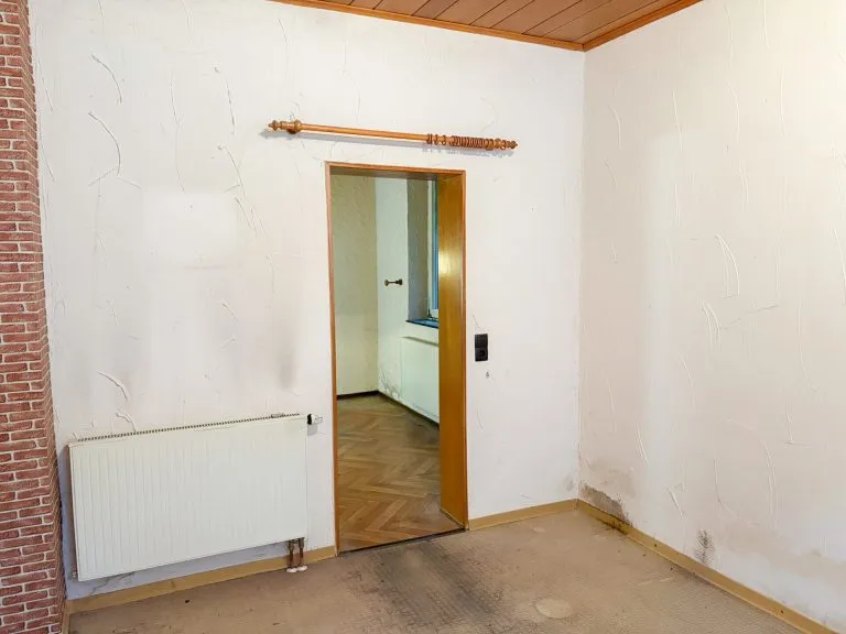 Immobilienangebot - Wissen - Alle - ***REDUZIERT***Doppelhaushälfte von 1925 mit viel Potenzial – inklusive 2 Garagen!