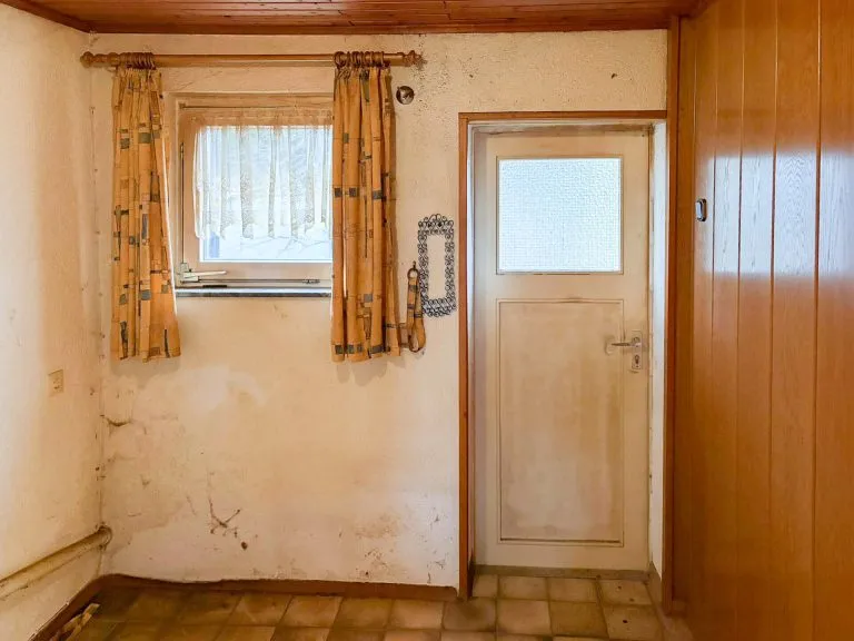 Immobilienangebot - Wissen - Alle - ***REDUZIERT***Doppelhaushälfte von 1925 mit viel Potenzial – inklusive 2 Garagen!