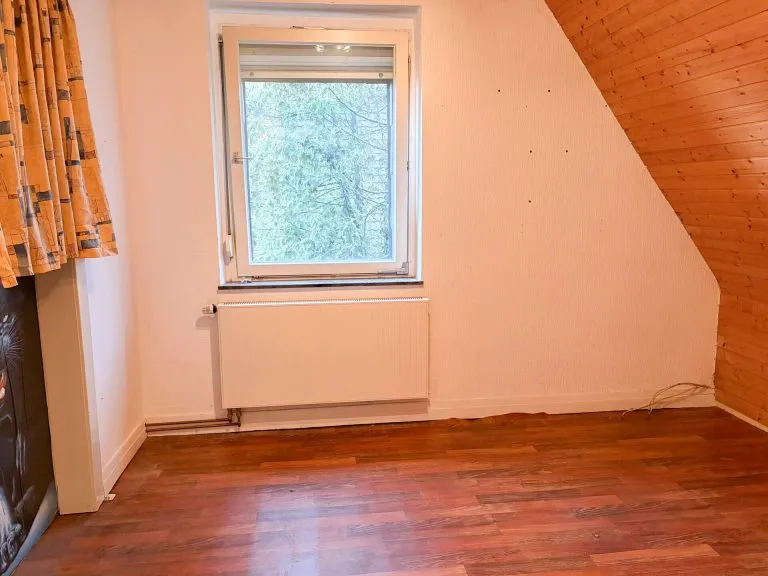Immobilienangebot - Wissen - Alle - ***REDUZIERT***Doppelhaushälfte von 1925 mit viel Potenzial – inklusive 2 Garagen!