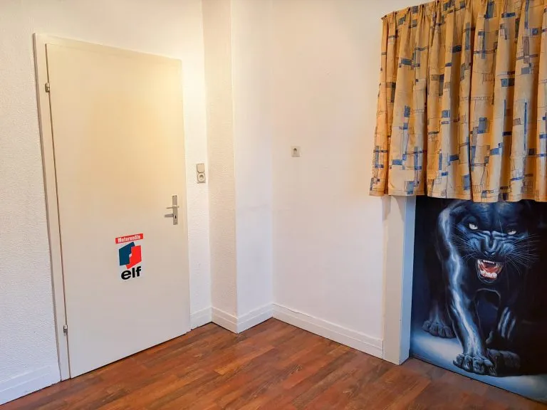 Immobilienangebot - Wissen - Alle - ***REDUZIERT***Doppelhaushälfte von 1925 mit viel Potenzial – inklusive 2 Garagen!