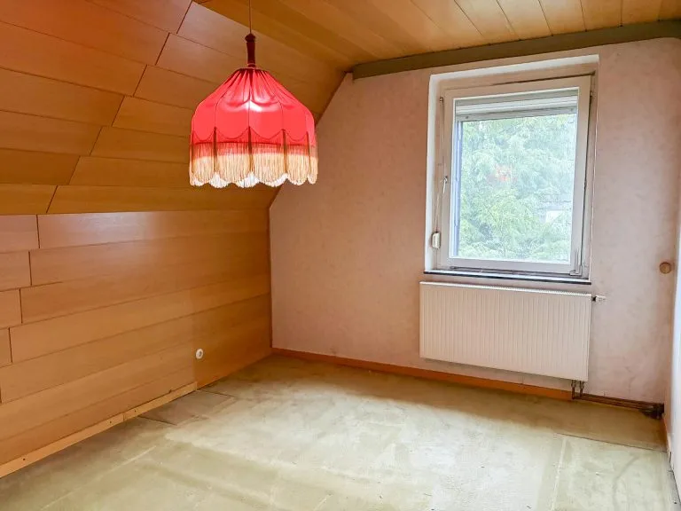 Immobilienangebot - Wissen - Alle - ***REDUZIERT***Doppelhaushälfte von 1925 mit viel Potenzial – inklusive 2 Garagen!