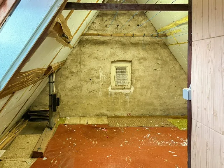 Immobilienangebot - Wissen - Alle - ***REDUZIERT***Doppelhaushälfte von 1925 mit viel Potenzial – inklusive 2 Garagen!