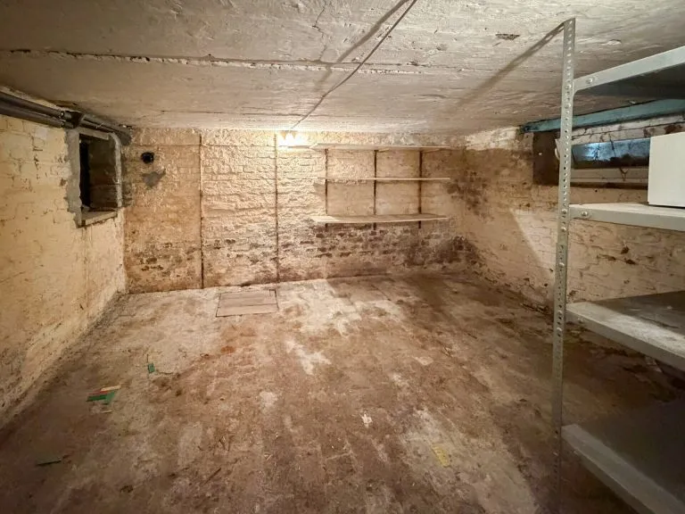 Immobilienangebot - Wissen - Alle - ***REDUZIERT***Doppelhaushälfte von 1925 mit viel Potenzial – inklusive 2 Garagen!