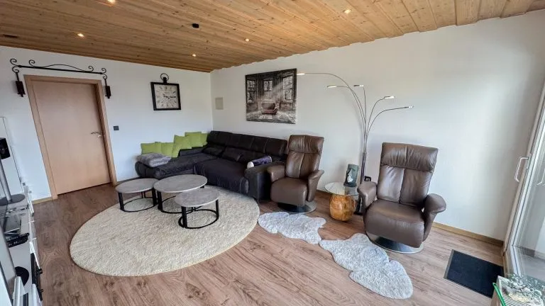 Immobilienangebot - Weilburg/Gaudernbach - Alle - Zwei sanierte Einfamilienhäuser und Einliegerwohnung auf großem Grundstück in Weilburg-Ortsteil!