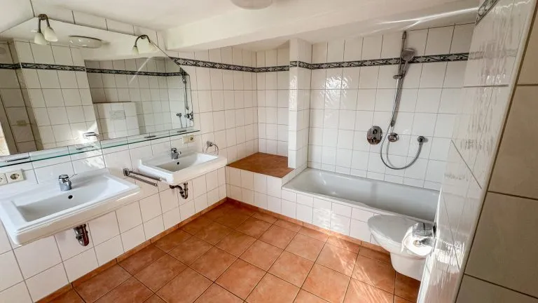 Immobilienangebot - Katzenelnbogen - Alle - Wohnen auf einem Hofgut in Alleinlage mit Panorama!