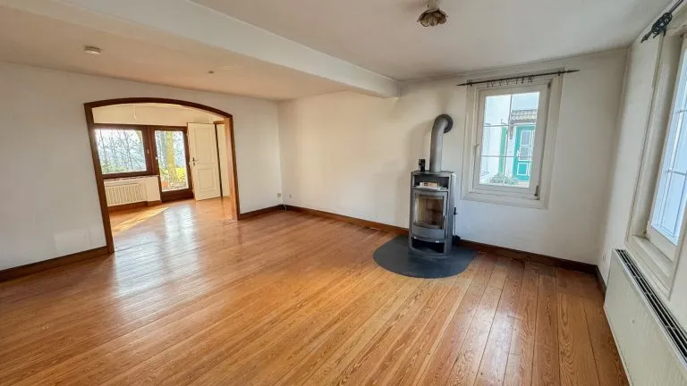 Immobilienangebot - Katzenelnbogen - Alle - Wohnen auf einem Hofgut in Alleinlage mit Panorama!