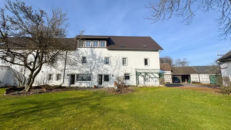 Immobilienangebot - Katzenelnbogen - Alle - Wohnen auf einem Hofgut in Alleinlage mit Panorama!