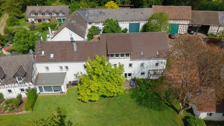 Immobilienangebot - Katzenelnbogen - Alle - Wohnen auf einem Hofgut in Alleinlage mit Panorama!