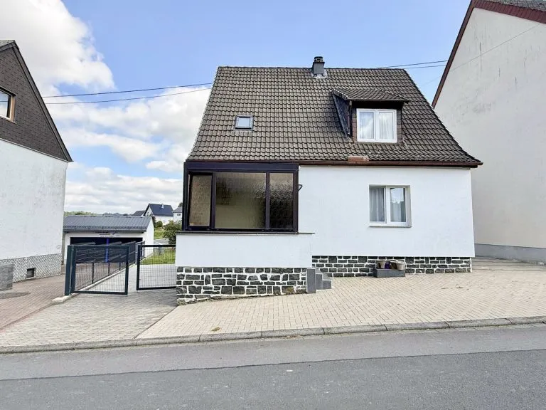 Immobilienangebot - Borod - Alle - Ruhige Lage! Modernisiertes Einfamilienhaus mit Garten - Ideal für Kleinfamilien!