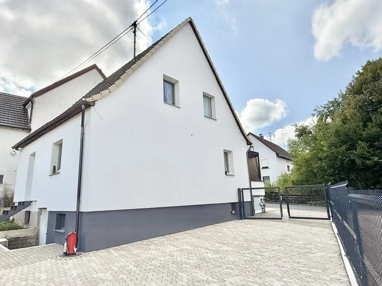 Immobilienangebot - Borod - Alle - Ruhige Lage! Modernisiertes Einfamilienhaus mit Garten - Ideal für Kleinfamilien!