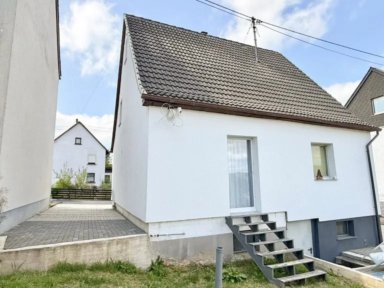 Immobilienangebot - Borod - Alle - Ruhige Lage! Modernisiertes Einfamilienhaus mit Garten - Ideal für Kleinfamilien!