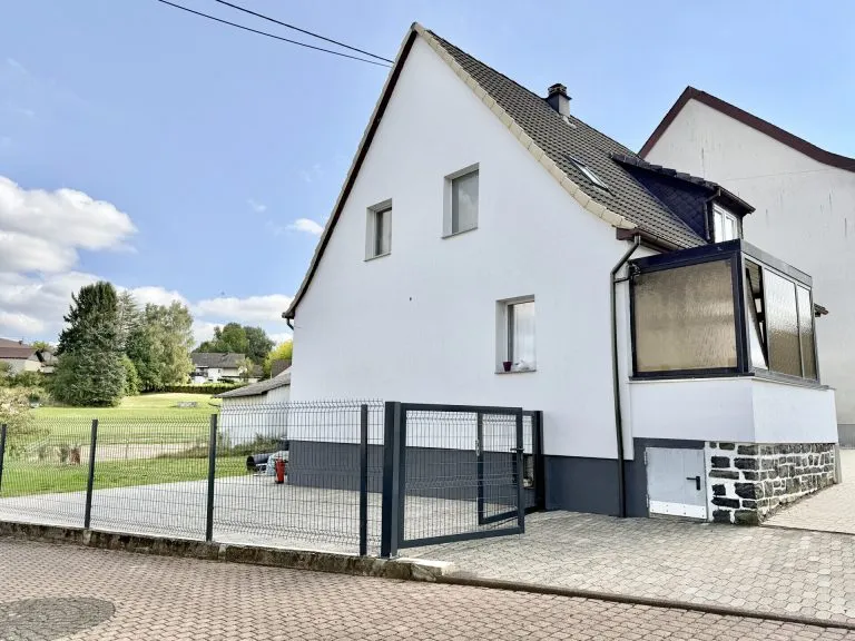 Immobilienangebot - Borod - Alle - Ruhige Lage! Modernisiertes Einfamilienhaus mit Garten - Ideal für Kleinfamilien!