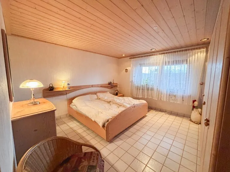 Immobilienangebot - Molzhain - Alle - Charmanter Bungalow mit offenem Wohnbereich , Doppelgarage und Partykeller!