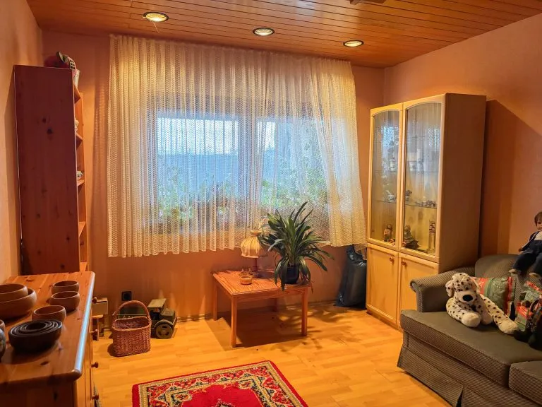 Immobilienangebot - Molzhain - Alle - Charmanter Bungalow mit offenem Wohnbereich , Doppelgarage und Partykeller!