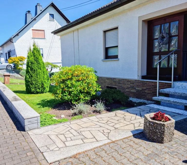 Immobilienangebot - Seck - Alle - Familienfreundliches Haus mit großem Grundstück, Einliegerwohnung und herrlichem Ausblick