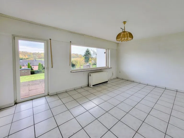 Immobilienangebot - Seck - Alle - Familienfreundliches Haus mit großem Grundstück, Einliegerwohnung und herrlichem Ausblick