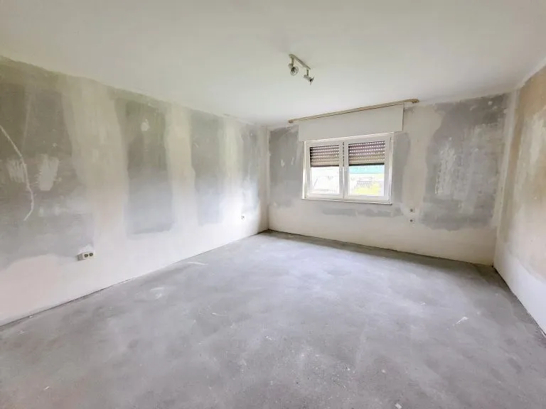 Immobilienangebot - Seck - Alle - Familienfreundliches Haus mit großem Grundstück, Einliegerwohnung und herrlichem Ausblick