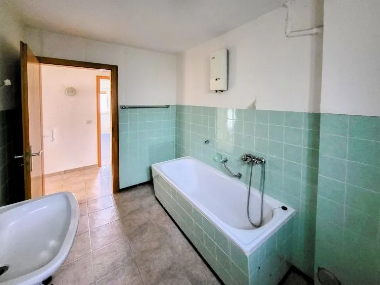 Immobilienangebot - Seck - Alle - Familienfreundliches Haus mit großem Grundstück, Einliegerwohnung und herrlichem Ausblick
