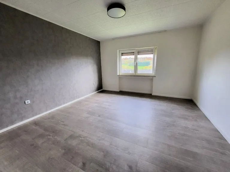 Immobilienangebot - Seck - Alle - Familienfreundliches Haus mit großem Grundstück, Einliegerwohnung und herrlichem Ausblick