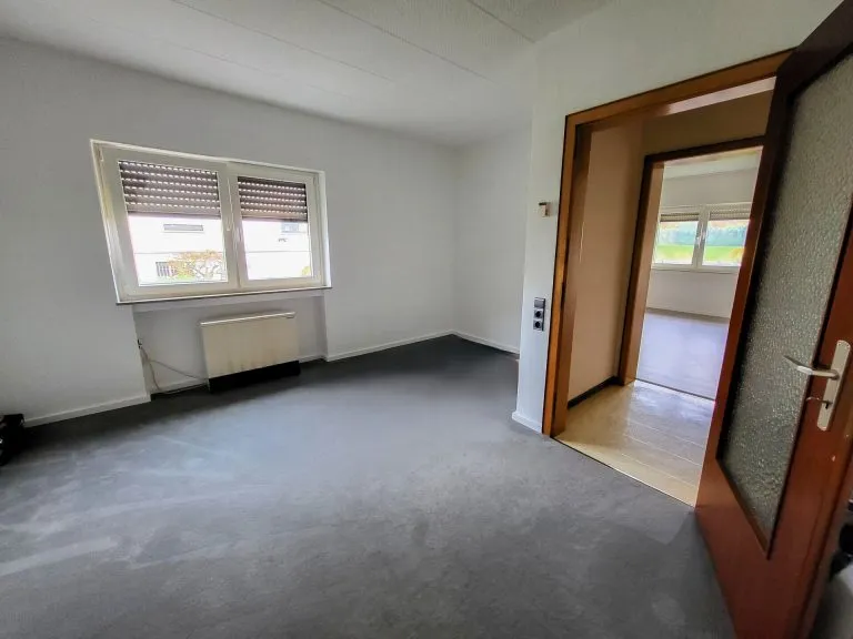 Immobilienangebot - Seck - Alle - Familienfreundliches Haus mit großem Grundstück, Einliegerwohnung und herrlichem Ausblick
