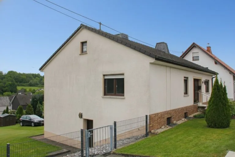 Immobilienangebot - Seck - Alle - Familienfreundliches Haus mit großem Grundstück, Einliegerwohnung und herrlichem Ausblick