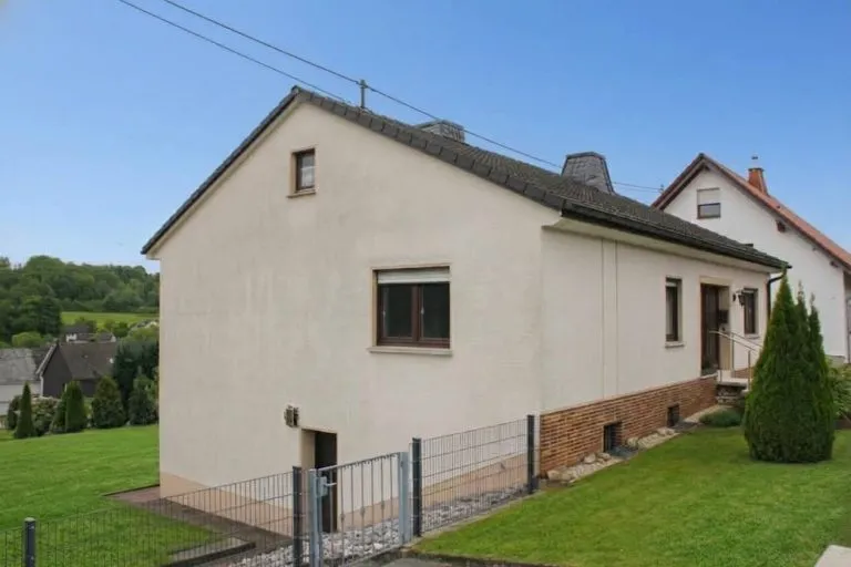 Immobilienangebot - Seck - Alle - Familienfreundliches Haus mit großem Grundstück, Einliegerwohnung und herrlichem Ausblick