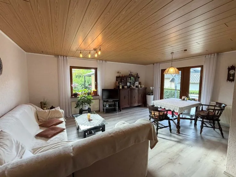 Immobilienangebot - Breitscheidt - Alle - Barrierearmes Wohnen auf einer Ebene: Gepflegter Bungalow mit schönem Grundstück nahe Hamm.