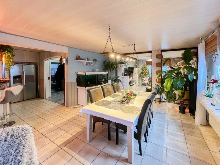 Immobilienangebot - Siegen / Eiserfeld - Alle - Großzügiges Einfamilienhaus mit Einliegerwohnung in bevorzugter Lage von Siegen-Eiserfeld!