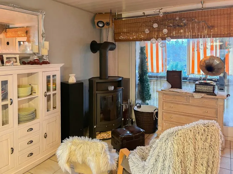 Immobilienangebot - Siegen / Eiserfeld - Alle - Großzügiges Einfamilienhaus mit Einliegerwohnung in bevorzugter Lage von Siegen-Eiserfeld!