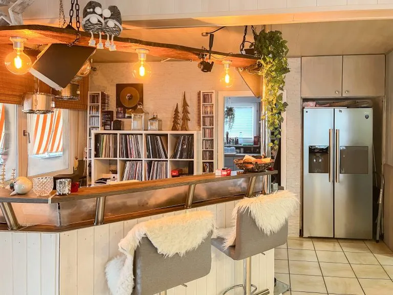 Immobilienangebot - Siegen / Eiserfeld - Alle - Großzügiges Einfamilienhaus mit Einliegerwohnung in bevorzugter Lage von Siegen-Eiserfeld!